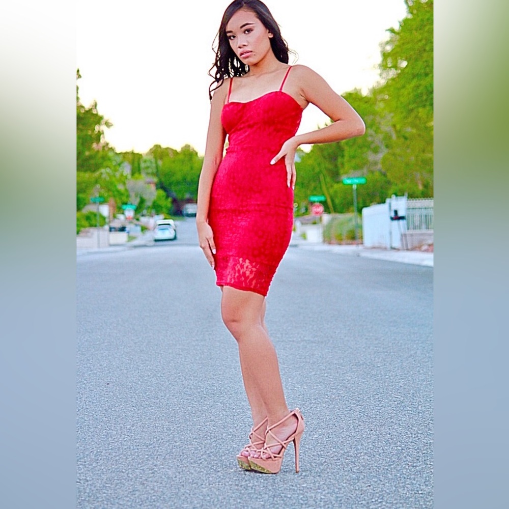 Red Lace Sleevess Dress